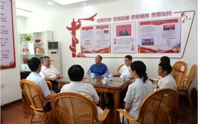 俞小平走訪看望住市第一人民醫(yī)院市政協委員